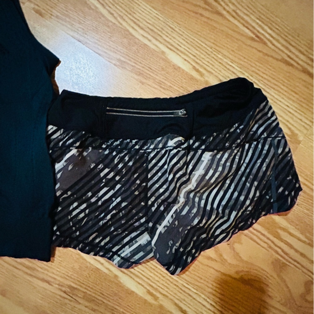 3 Pieces Athleta Pieces SZ Small 1 Sports Bra 1 Black Tank Top & 1 Shorts - Picture 5 of 12